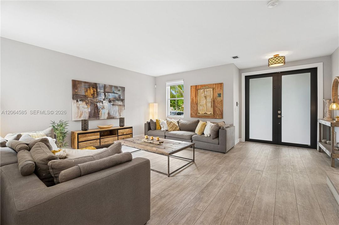 For Sale: $1,280,000 (5 beds, 3 baths, 3117 Square Feet)