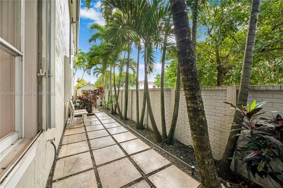 For Sale: $1,280,000 (5 beds, 3 baths, 3117 Square Feet)