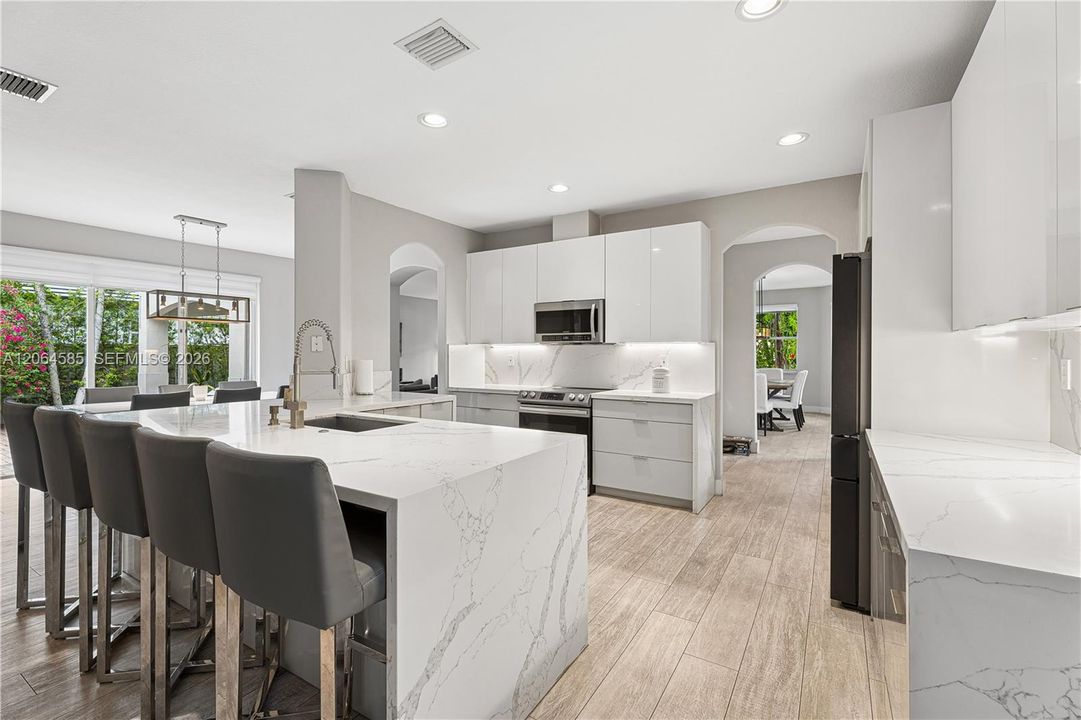 For Sale: $1,280,000 (5 beds, 3 baths, 3117 Square Feet)