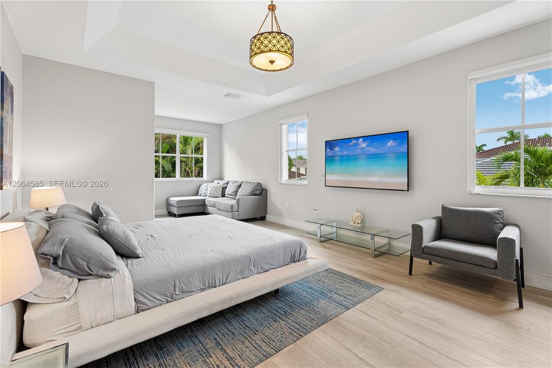 For Sale: $1,280,000 (5 beds, 3 baths, 3117 Square Feet)