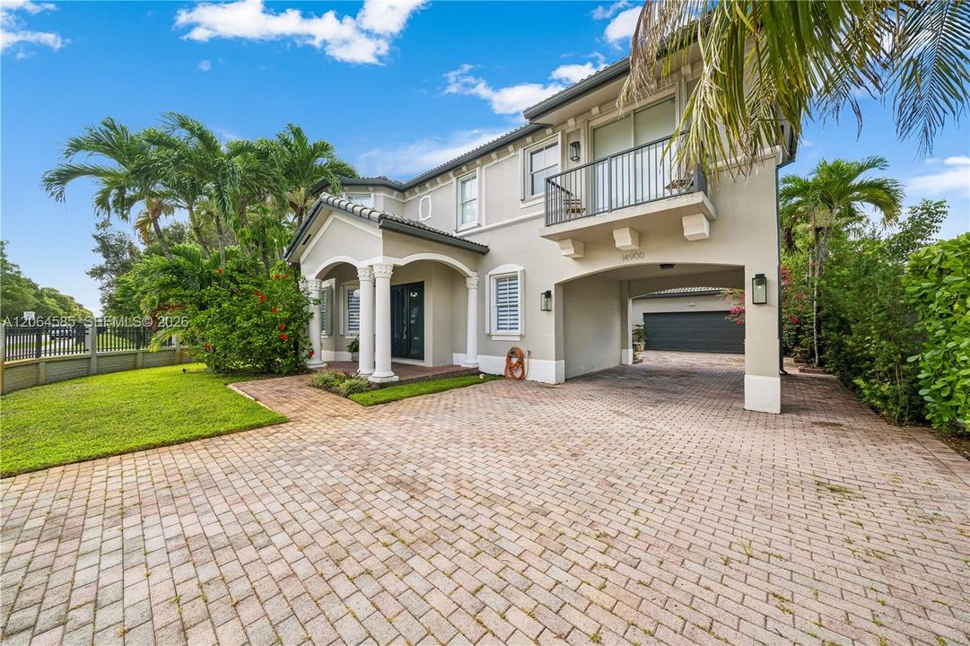 For Sale: $1,280,000 (5 beds, 3 baths, 3117 Square Feet)