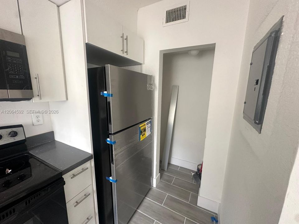 For Sale: $250,000 (3 beds, 2 baths, 1150 Square Feet)