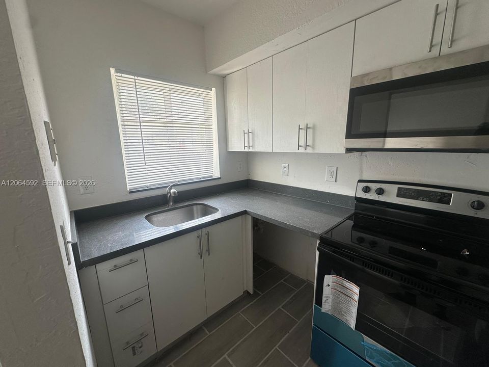 For Sale: $250,000 (3 beds, 2 baths, 1150 Square Feet)