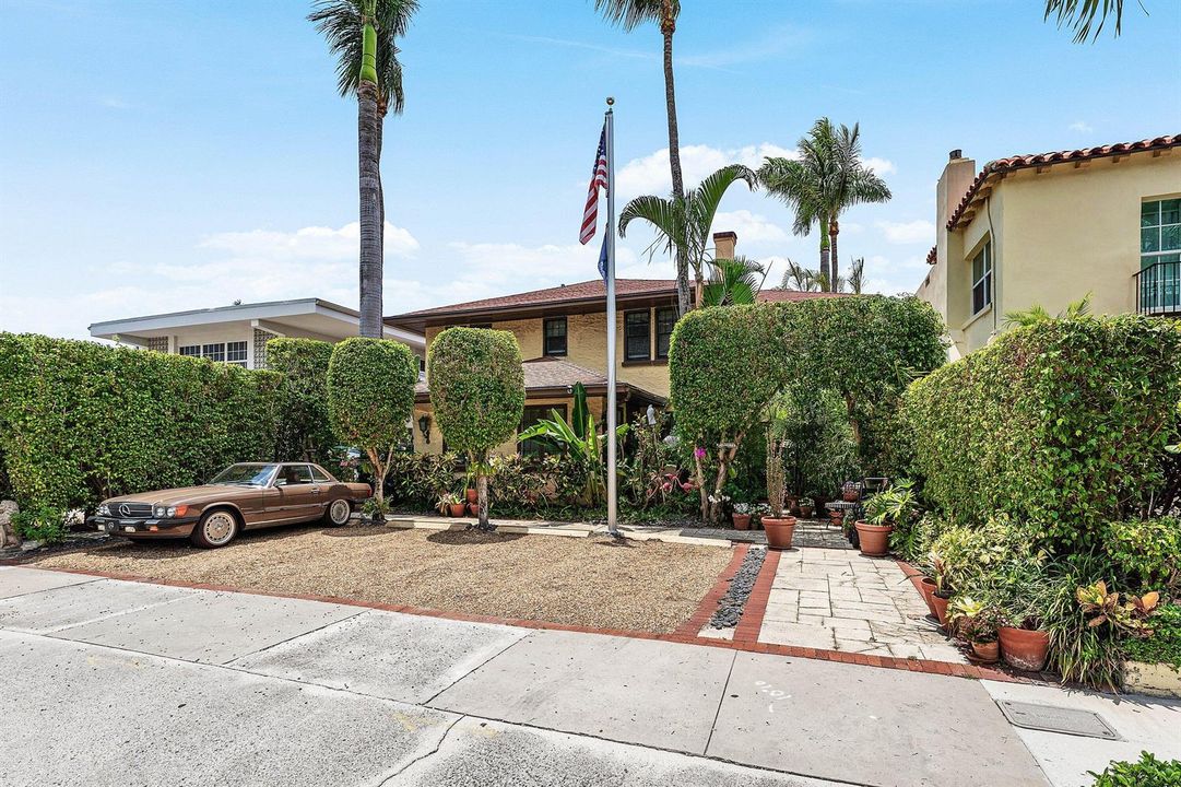 003-232AustralianAvenue-3-PalmBeach-FL-3