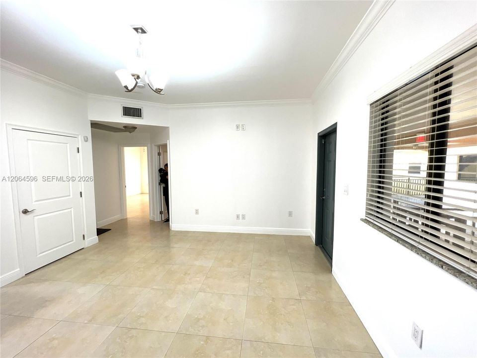 В аренду: $2,500 (2 спален, 1 ванн, 780 Квадратных фут)