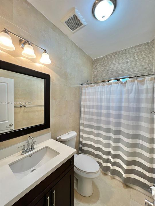 В аренду: $2,500 (2 спален, 1 ванн, 780 Квадратных фут)