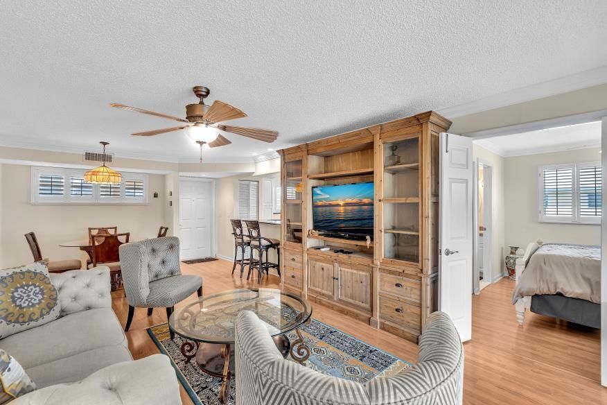 Living Room 4