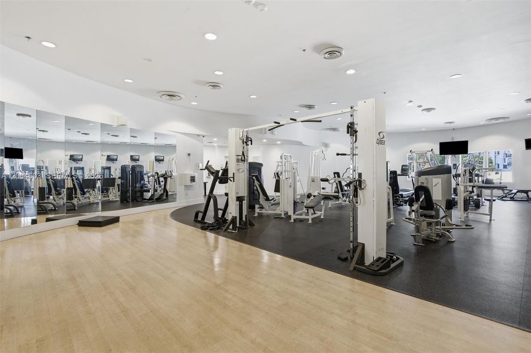 Activo con contrato: $6,900 (2 camas, 2 baños, 1660 Pies cuadrados)