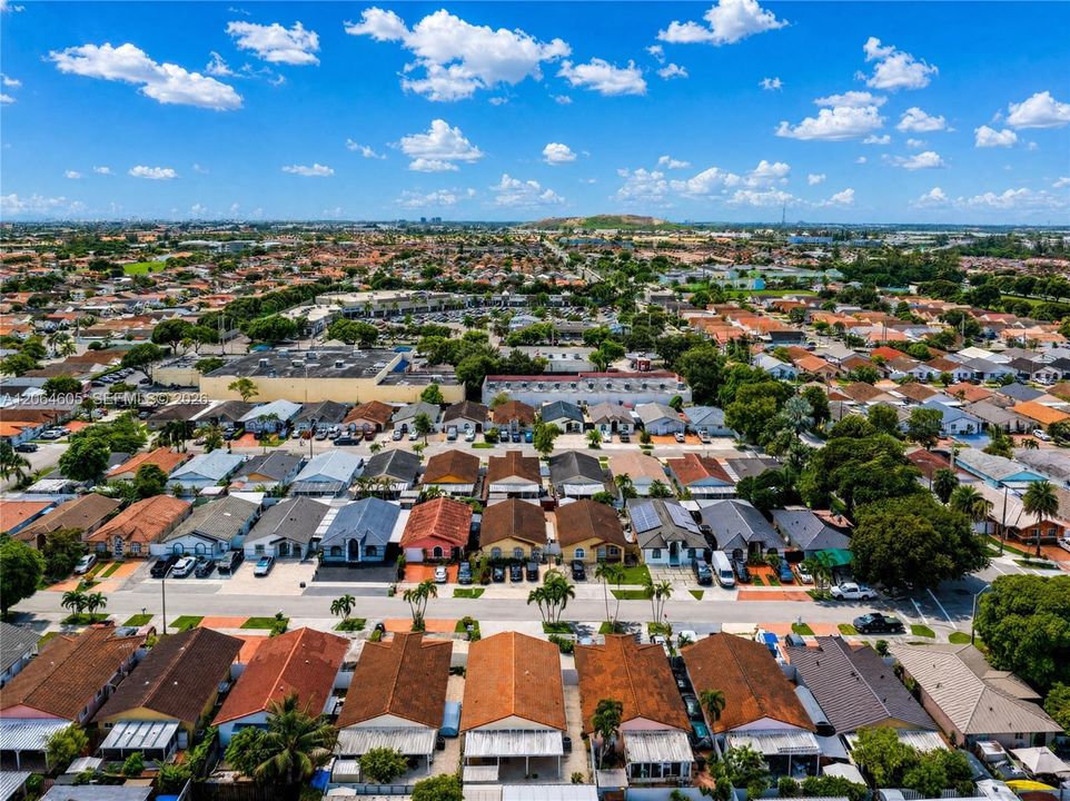En Venta: $589,000 (4 camas, 2 baños, 1480 Pies cuadrados)