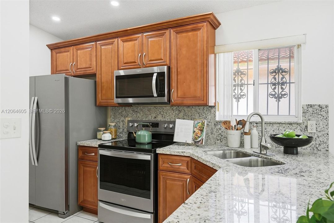 En Venta: $589,000 (4 camas, 2 baños, 1480 Pies cuadrados)