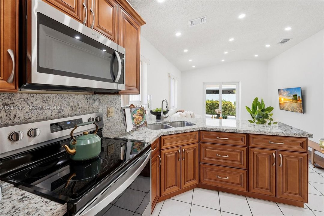 En Venta: $589,000 (4 camas, 2 baños, 1480 Pies cuadrados)