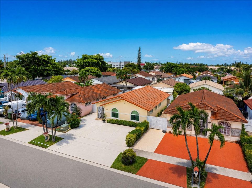 En Venta: $589,000 (4 camas, 2 baños, 1480 Pies cuadrados)