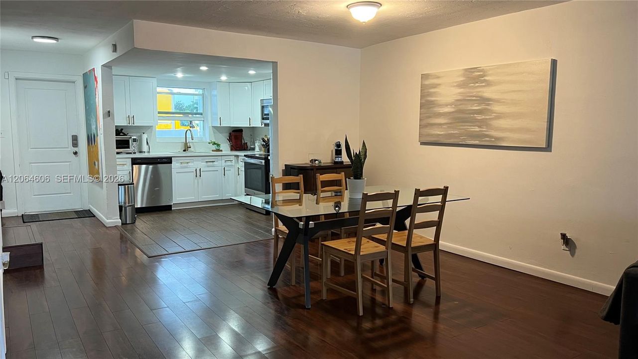For Sale: $999,900 (2 beds, 2 baths, 1444 Square Feet)