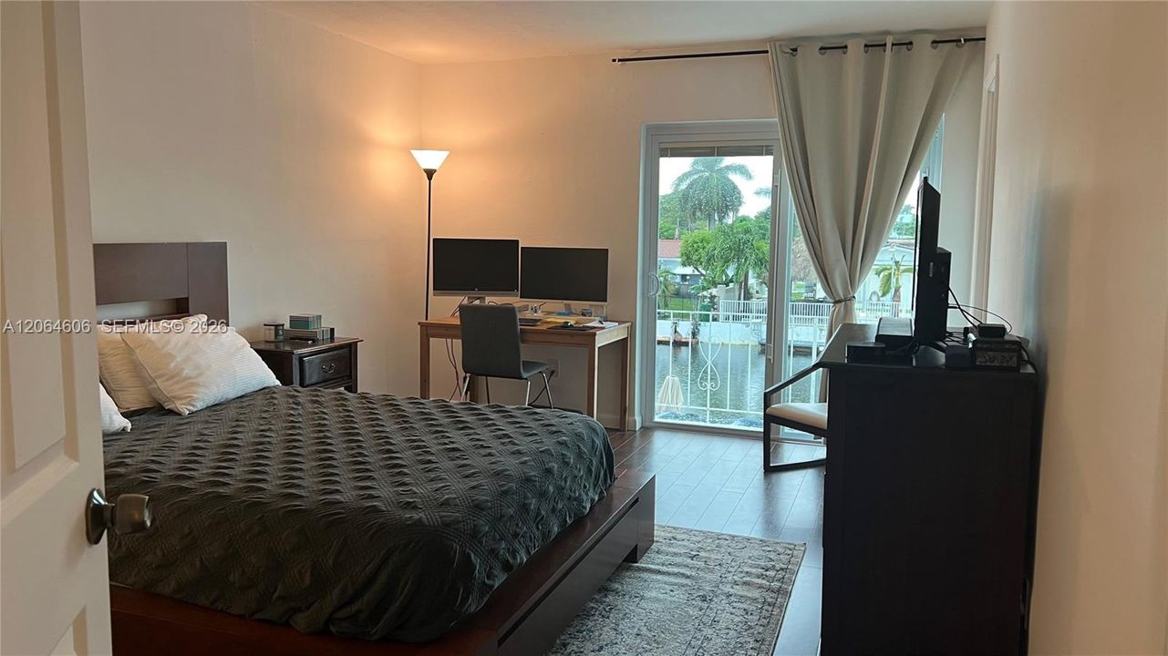 For Sale: $999,900 (2 beds, 2 baths, 1444 Square Feet)