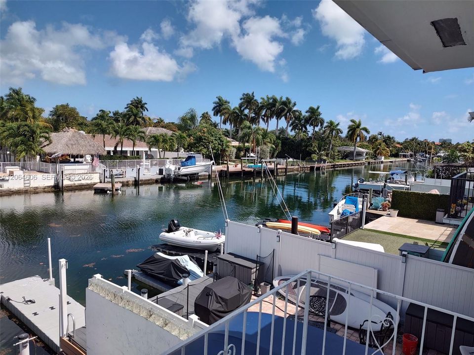 For Sale: $999,900 (2 beds, 2 baths, 1444 Square Feet)
