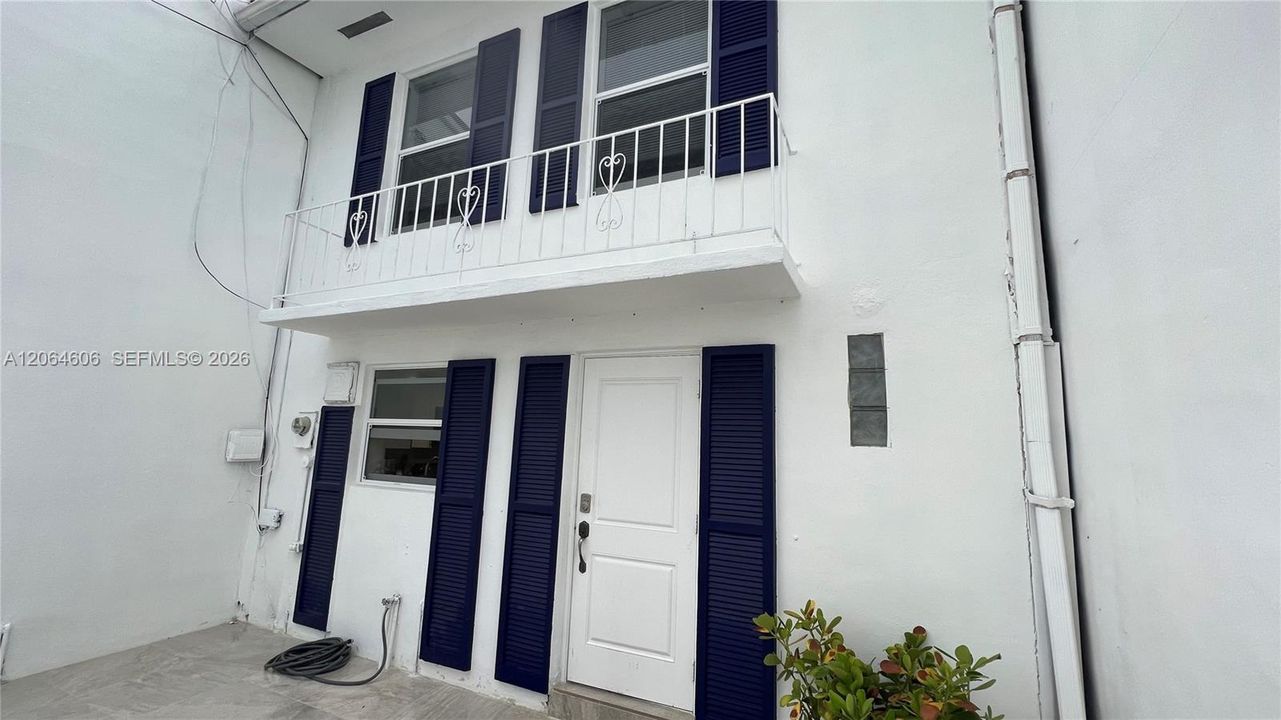 For Sale: $999,900 (2 beds, 2 baths, 1444 Square Feet)