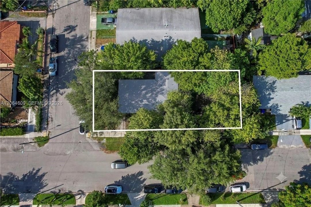 Active With Contract: $850,000 (0.18 acres)