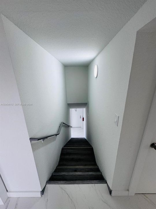 For Sale: $300,000 (4 beds, 3 baths, 1660 Square Feet)