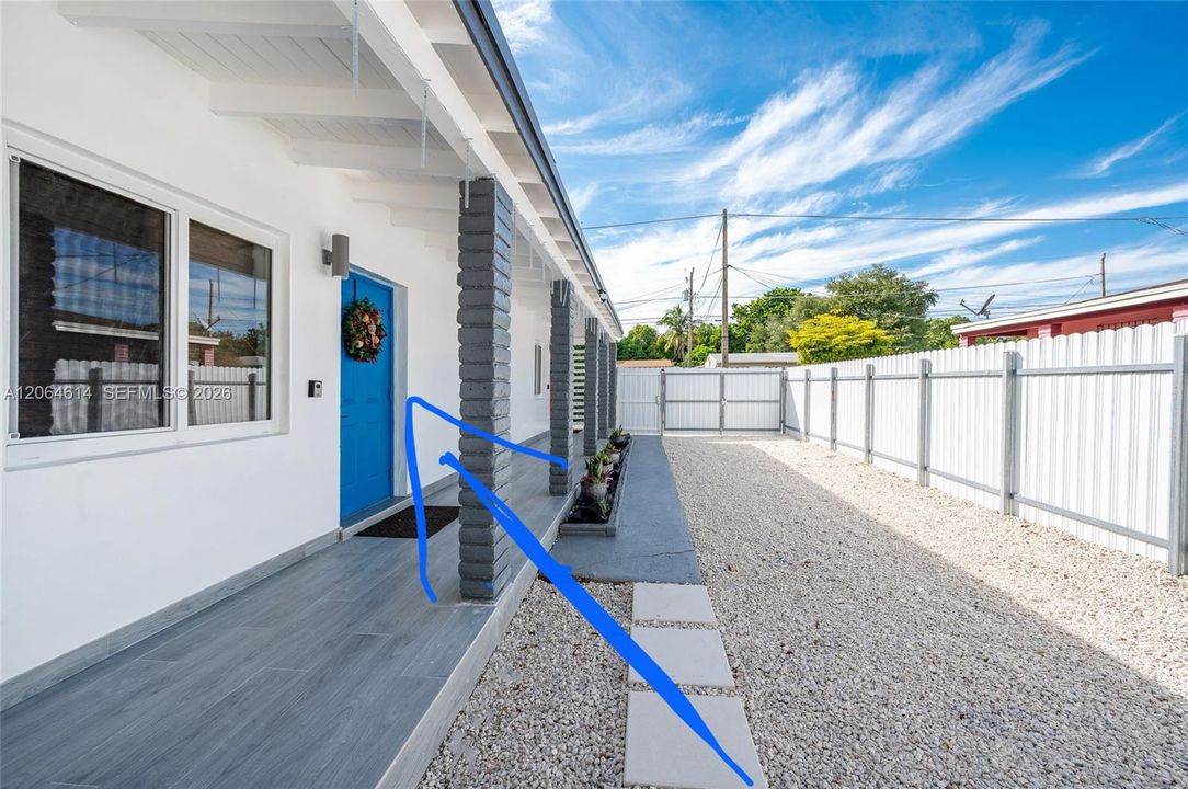 For Rent: $2,950 (2 beds, 1 baths, 1378 Square Feet)