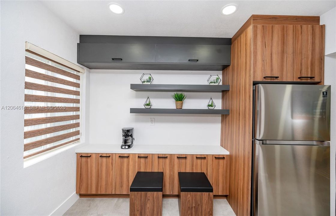 For Rent: $2,950 (2 beds, 1 baths, 1378 Square Feet)