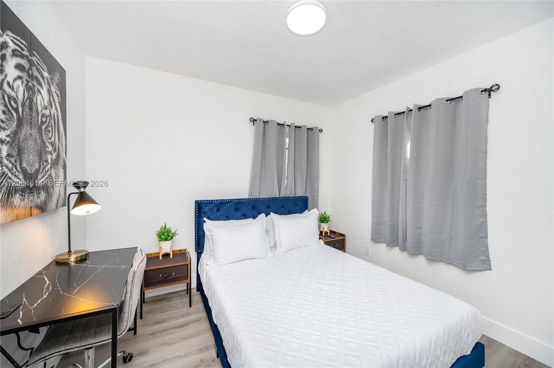 For Rent: $2,950 (2 beds, 1 baths, 1378 Square Feet)