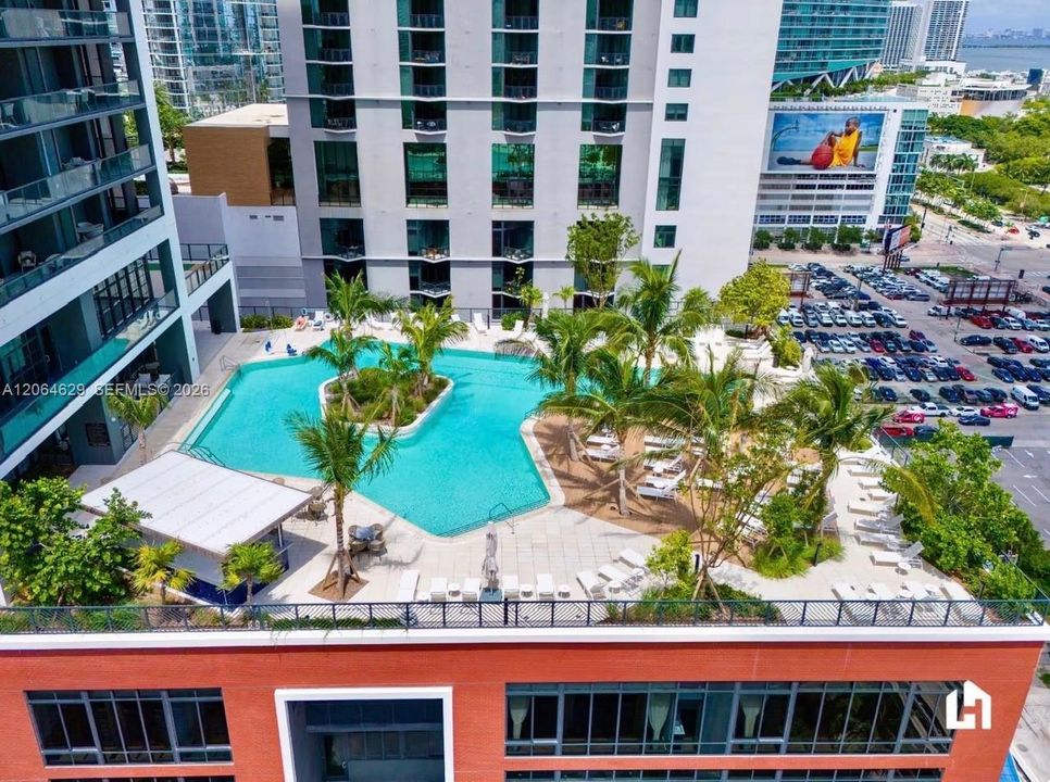 For Sale: $429,000 (0 beds, 1 baths, 374 Square Feet)