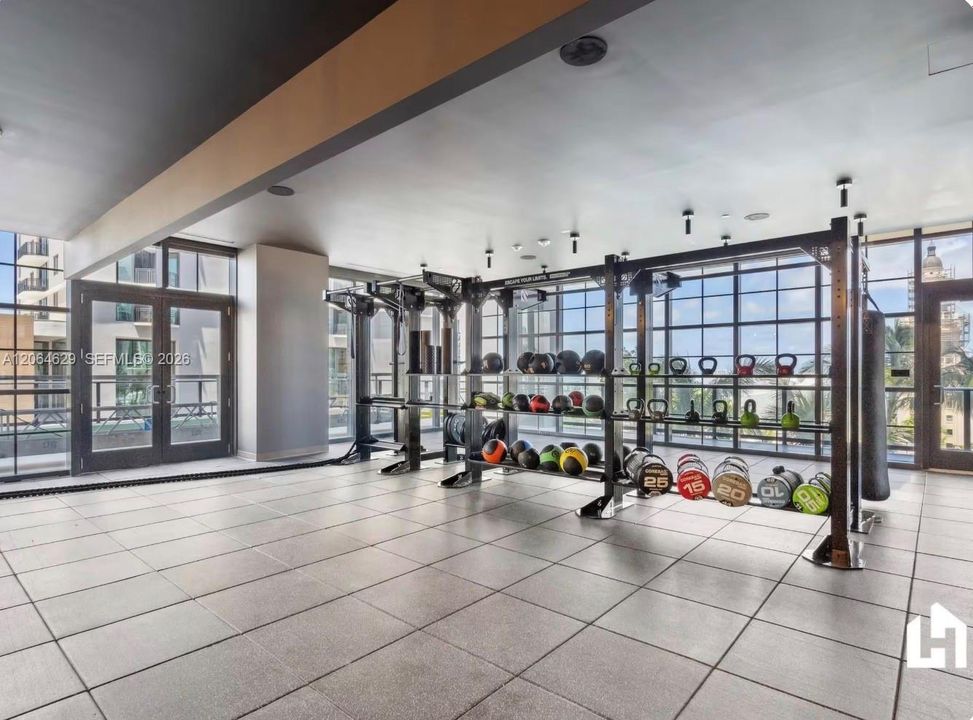 For Sale: $429,000 (0 beds, 1 baths, 374 Square Feet)