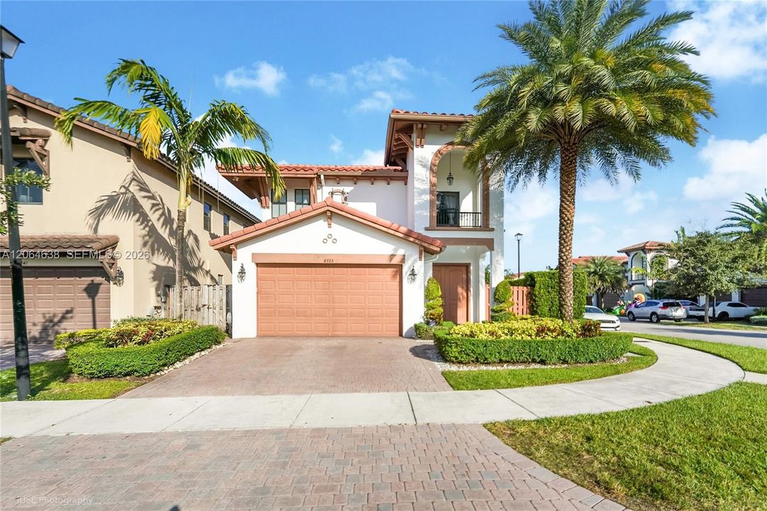 For Sale: $1,026,000 (4 beds, 3 baths, 2548 Square Feet)