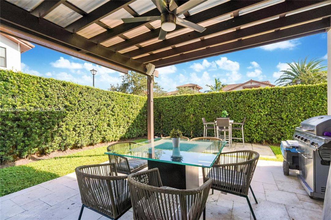 For Sale: $1,026,000 (4 beds, 3 baths, 2548 Square Feet)