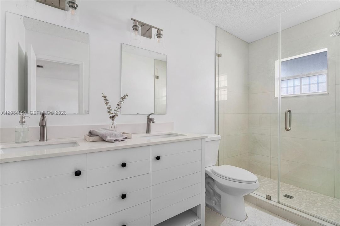 For Sale: $398,900 (2 beds, 2 baths, 1555 Square Feet)