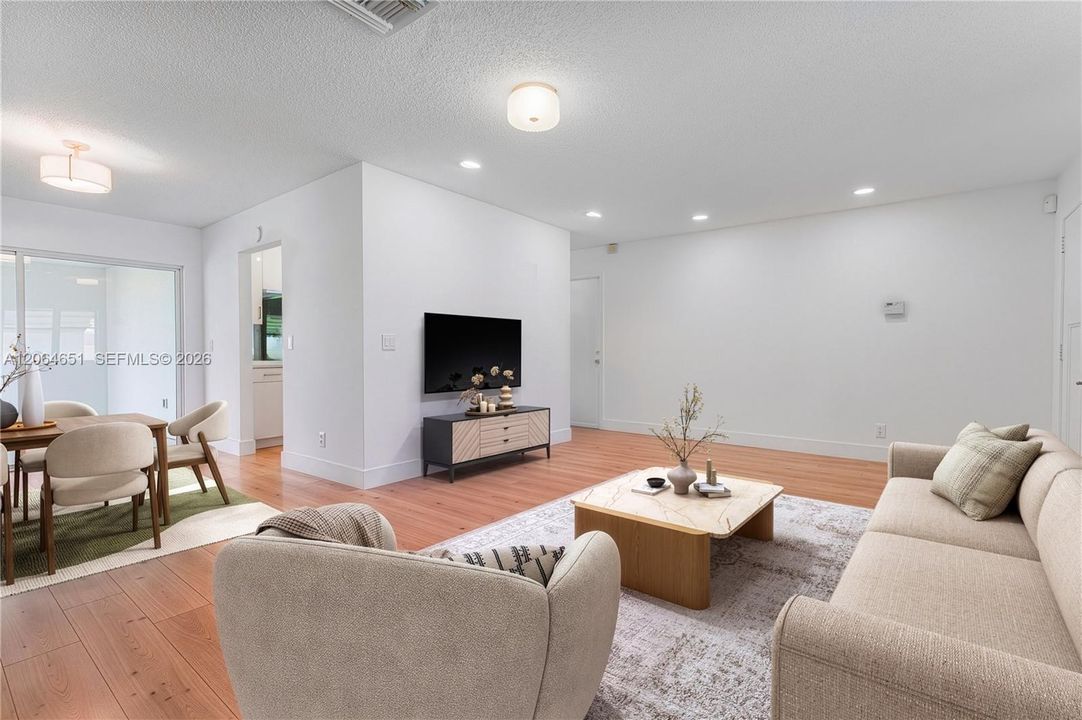 For Sale: $398,900 (2 beds, 2 baths, 1555 Square Feet)
