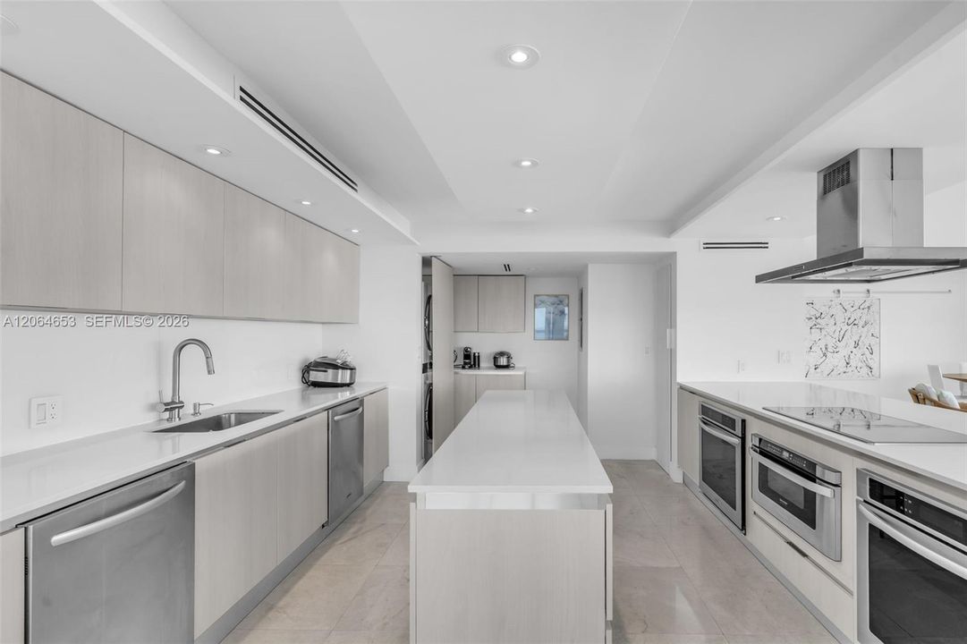 В аренду: $18,000 (3 спален, 3 ванн, 2614 Квадратных фут)