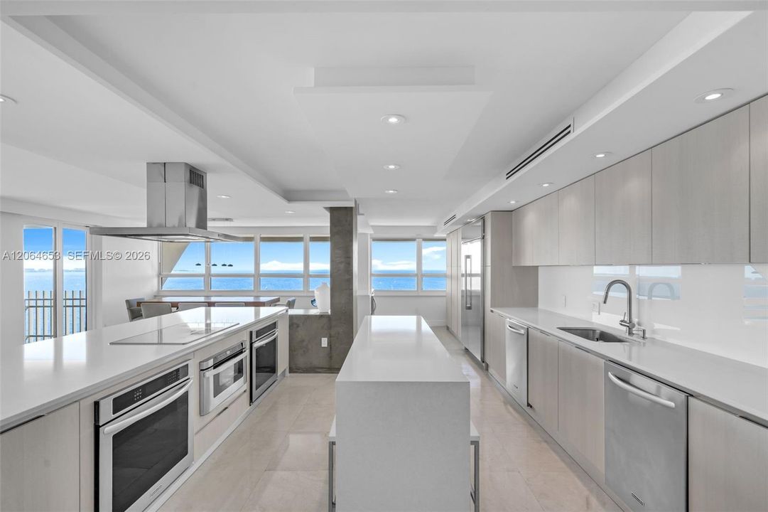 В аренду: $18,000 (3 спален, 3 ванн, 2614 Квадратных фут)