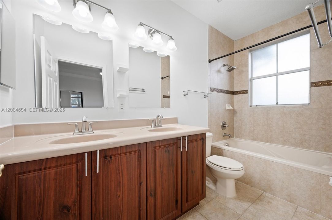 Master Suite With Dual Sinks