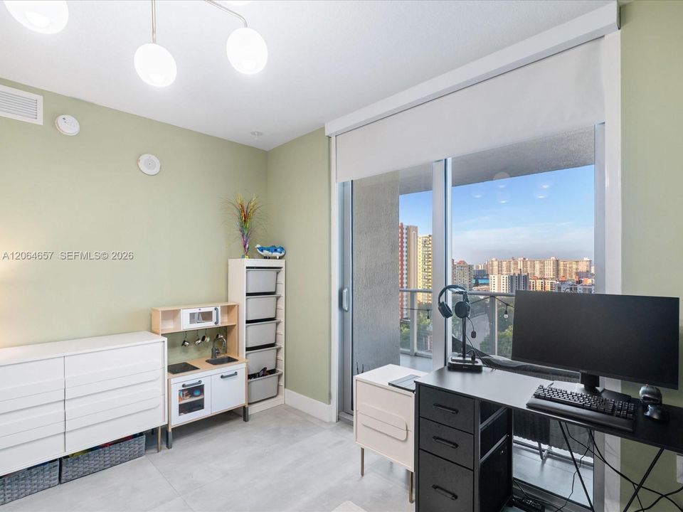 For Sale: $1,150,000 (3 beds, 3 baths, 1541 Square Feet)