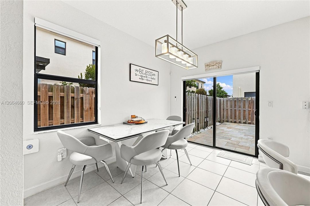 For Rent: $3,000 (3 beds, 3 baths, 1328 Square Feet)