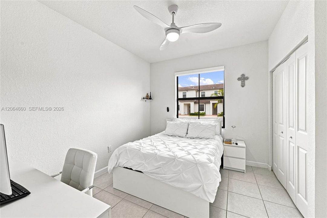 For Rent: $3,000 (3 beds, 3 baths, 1328 Square Feet)
