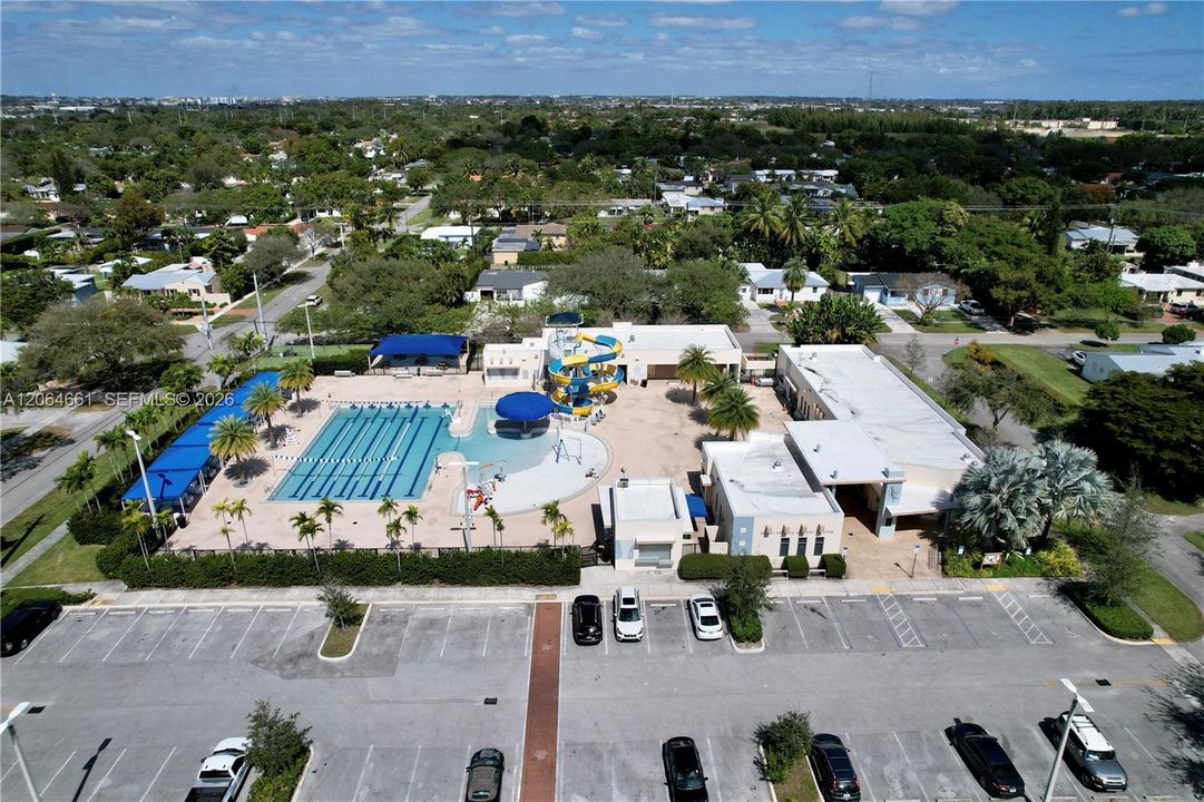 For Sale: $749,900 (3 beds, 1 baths, 1417 Square Feet)