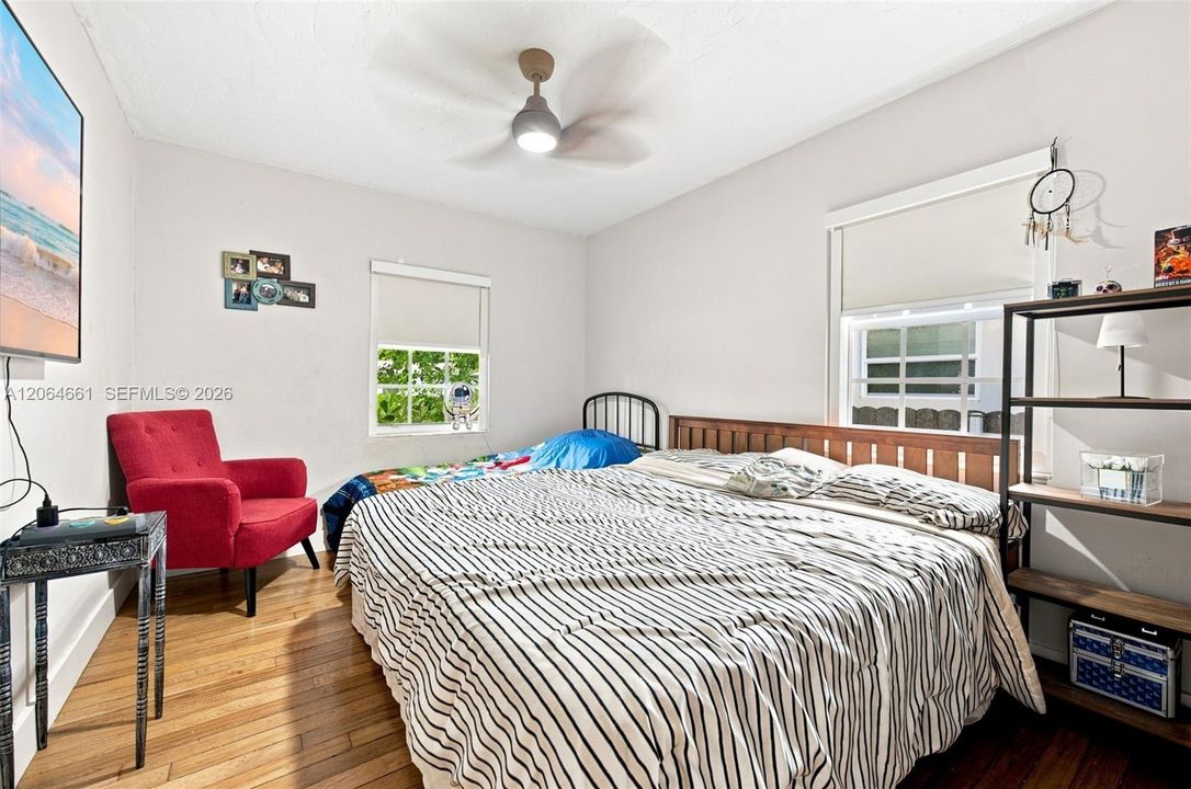 For Sale: $749,900 (3 beds, 1 baths, 1417 Square Feet)