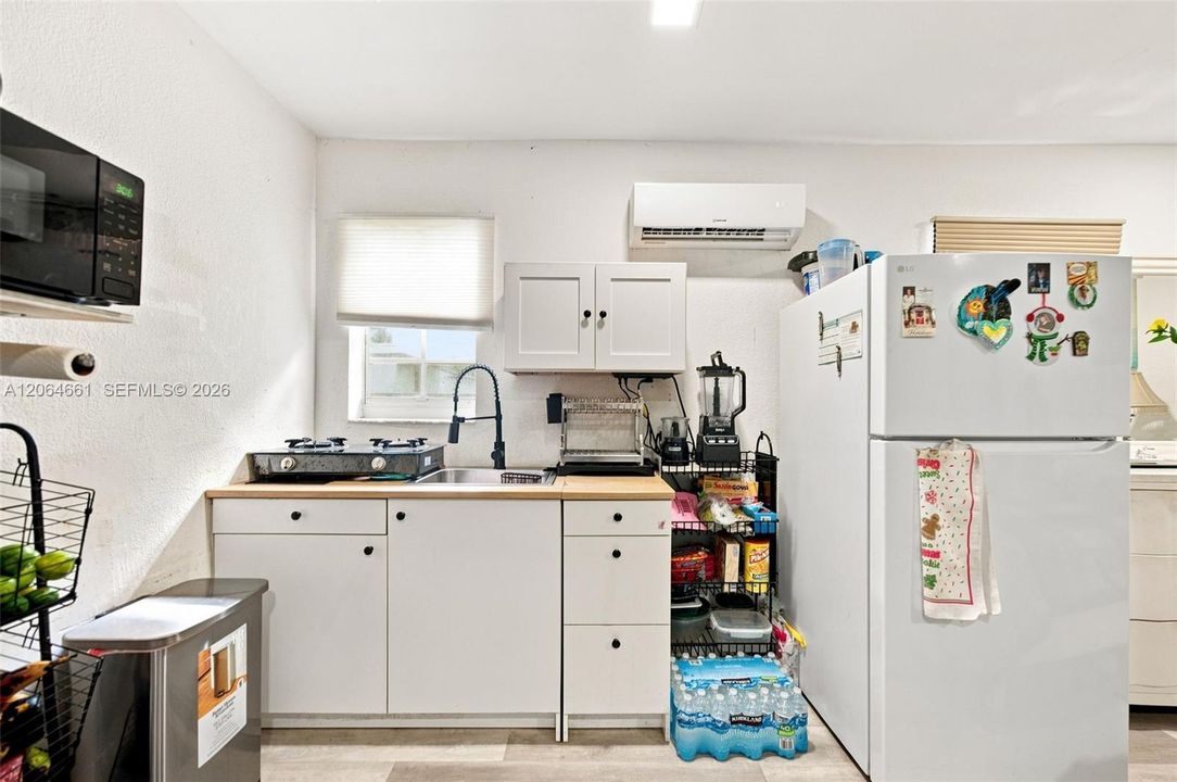 For Sale: $749,900 (3 beds, 1 baths, 1417 Square Feet)