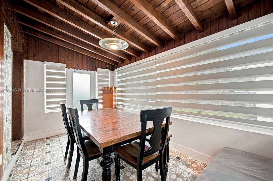 For Sale: $749,900 (3 beds, 1 baths, 1417 Square Feet)