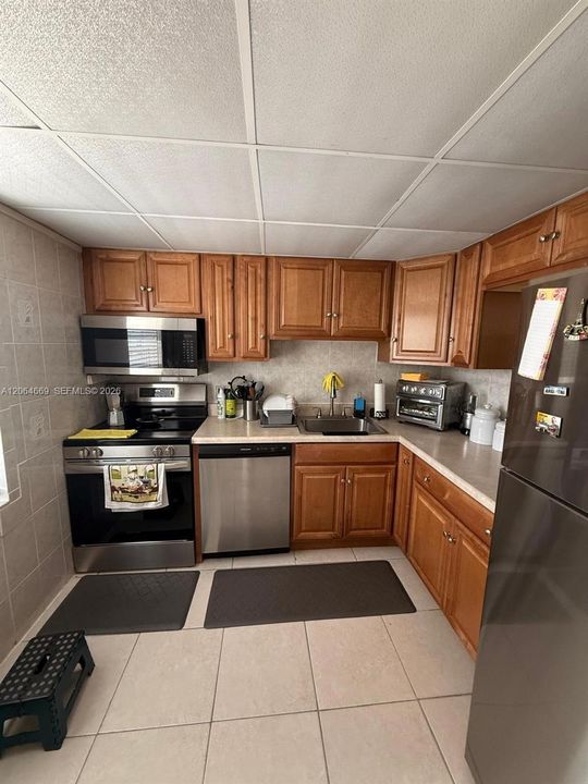 For Sale: $125,000 (2 beds, 2 baths, 930 Square Feet)