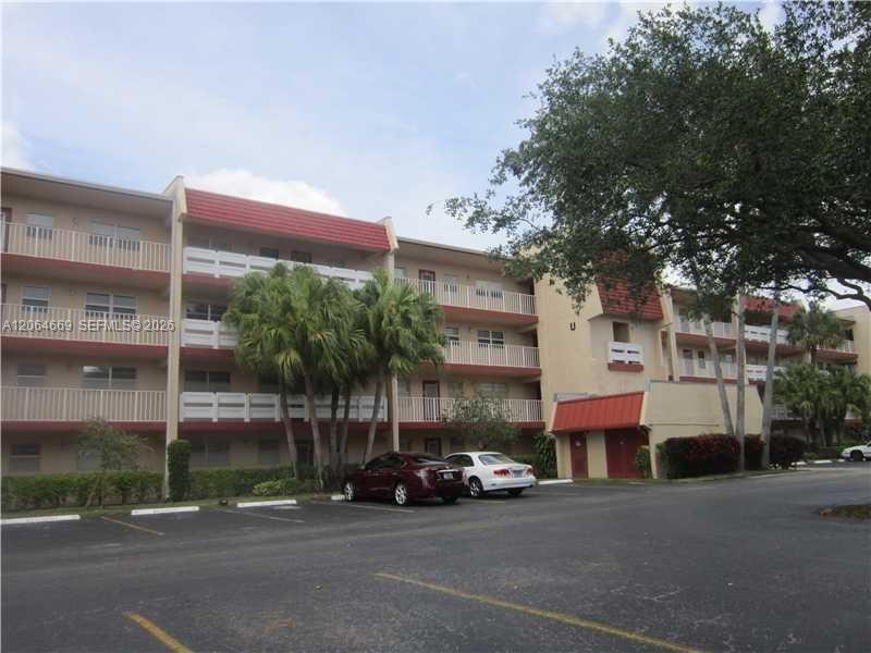For Sale: $125,000 (2 beds, 2 baths, 930 Square Feet)
