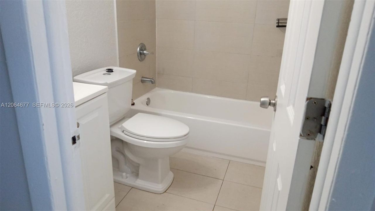 В аренду: $1,280 (1 спален, 1 ванн, 6377 Квадратных фут)
