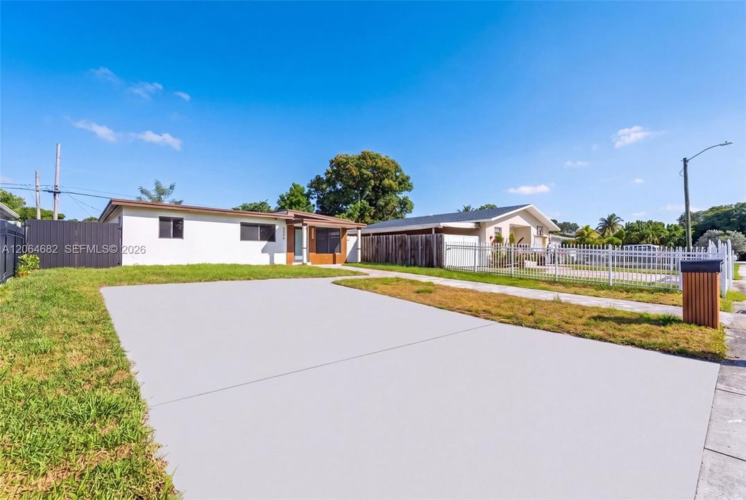 For Sale: $485,000 (3 beds, 2 baths, 888 Square Feet)