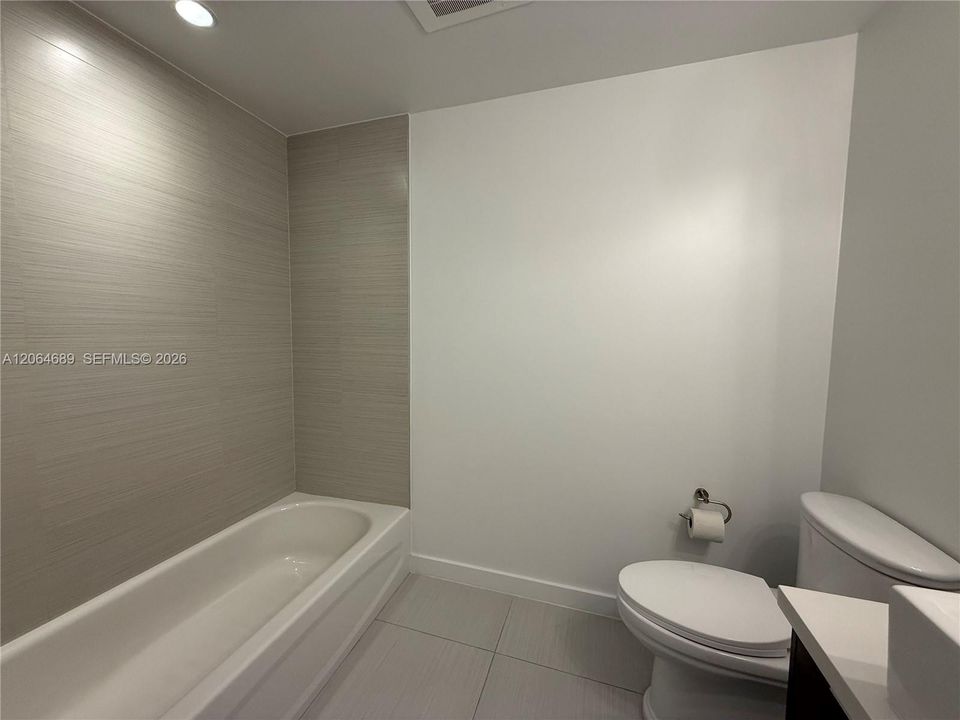 For Rent: $3,595 (2 beds, 2 baths, 933 Square Feet)