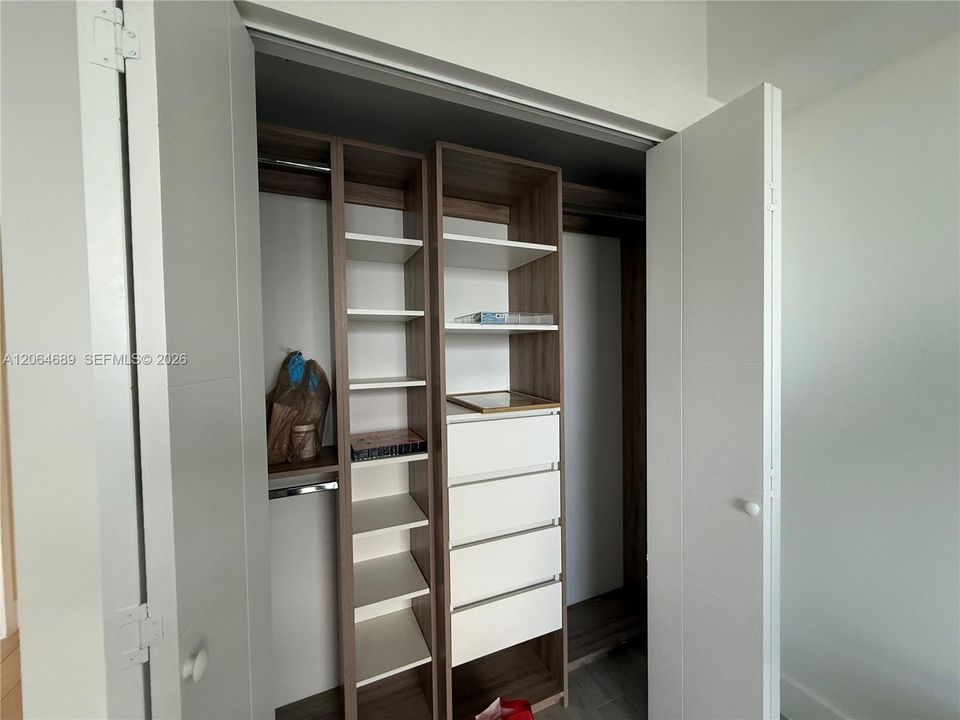 For Rent: $3,595 (2 beds, 2 baths, 933 Square Feet)