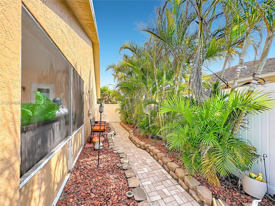 For Sale: $520,000 (3 beds, 2 baths, 1968 Square Feet)