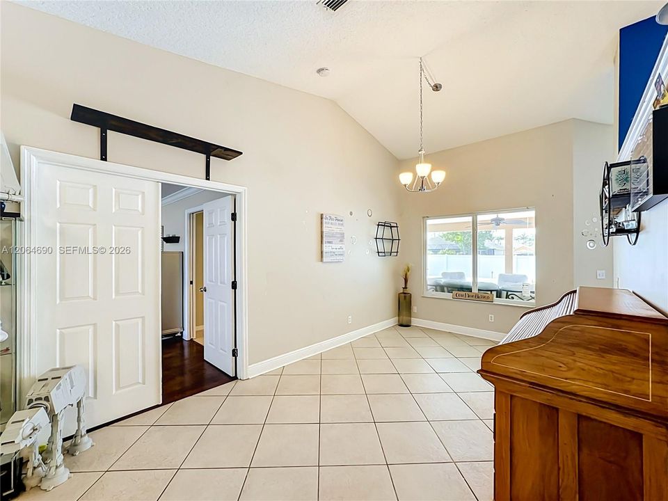 For Sale: $520,000 (3 beds, 2 baths, 1968 Square Feet)