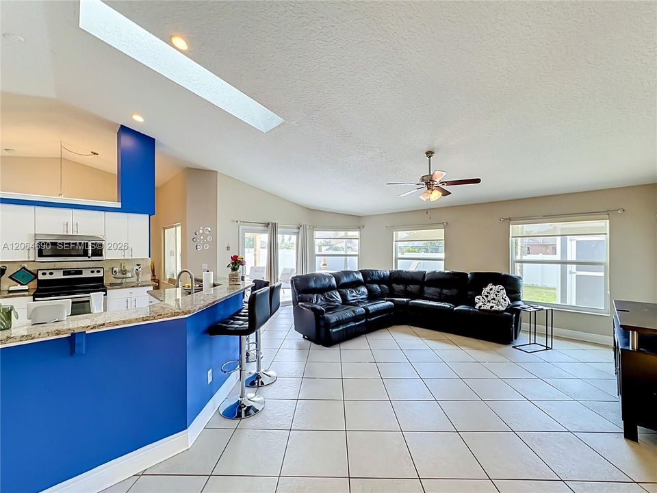 For Sale: $520,000 (3 beds, 2 baths, 1968 Square Feet)